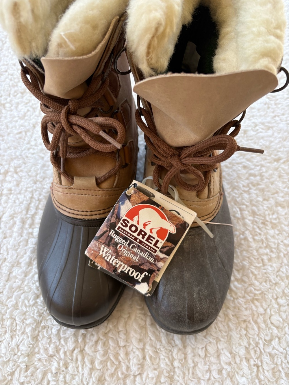 Vintage 10 Sorel Two-Tone Brown and Tan Waterproof Winter Boots with Shearling